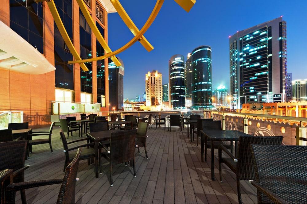 Magnum Hotel & Suites West Bay Doha Buitenkant foto