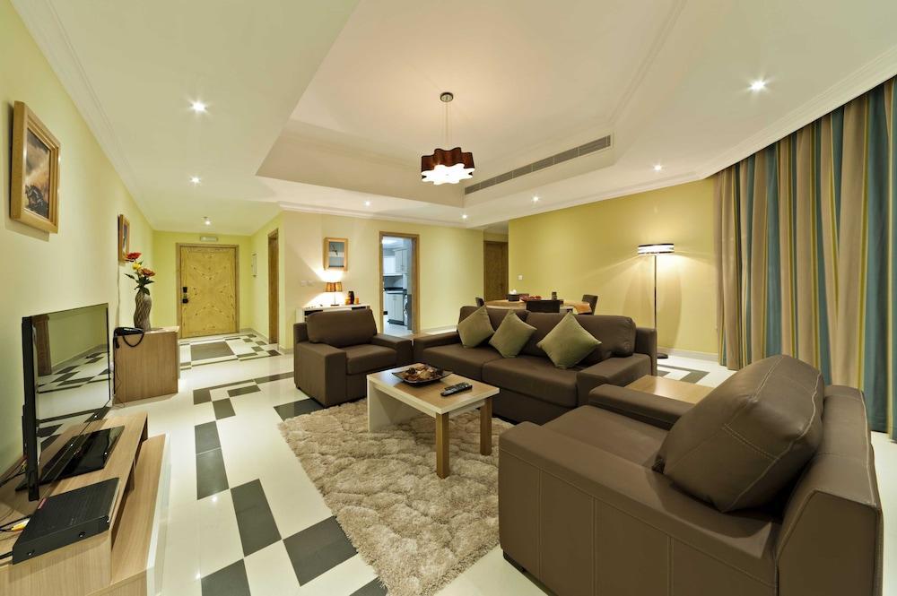 Magnum Hotel & Suites West Bay Doha Buitenkant foto