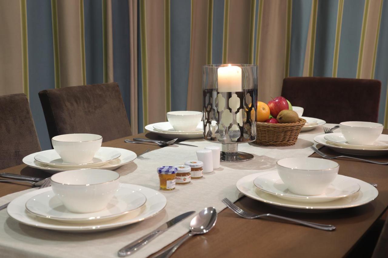Magnum Hotel & Suites West Bay Doha Buitenkant foto