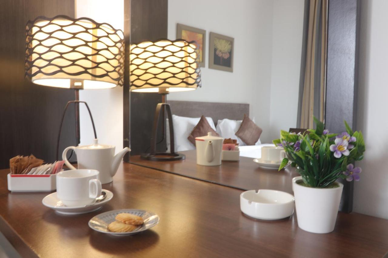 Magnum Hotel & Suites West Bay Doha Buitenkant foto