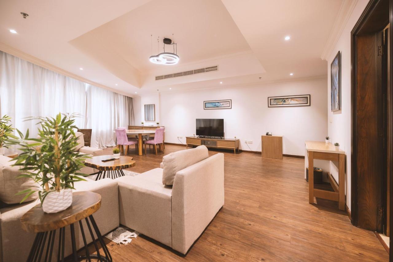 Magnum Hotel & Suites West Bay Doha Buitenkant foto