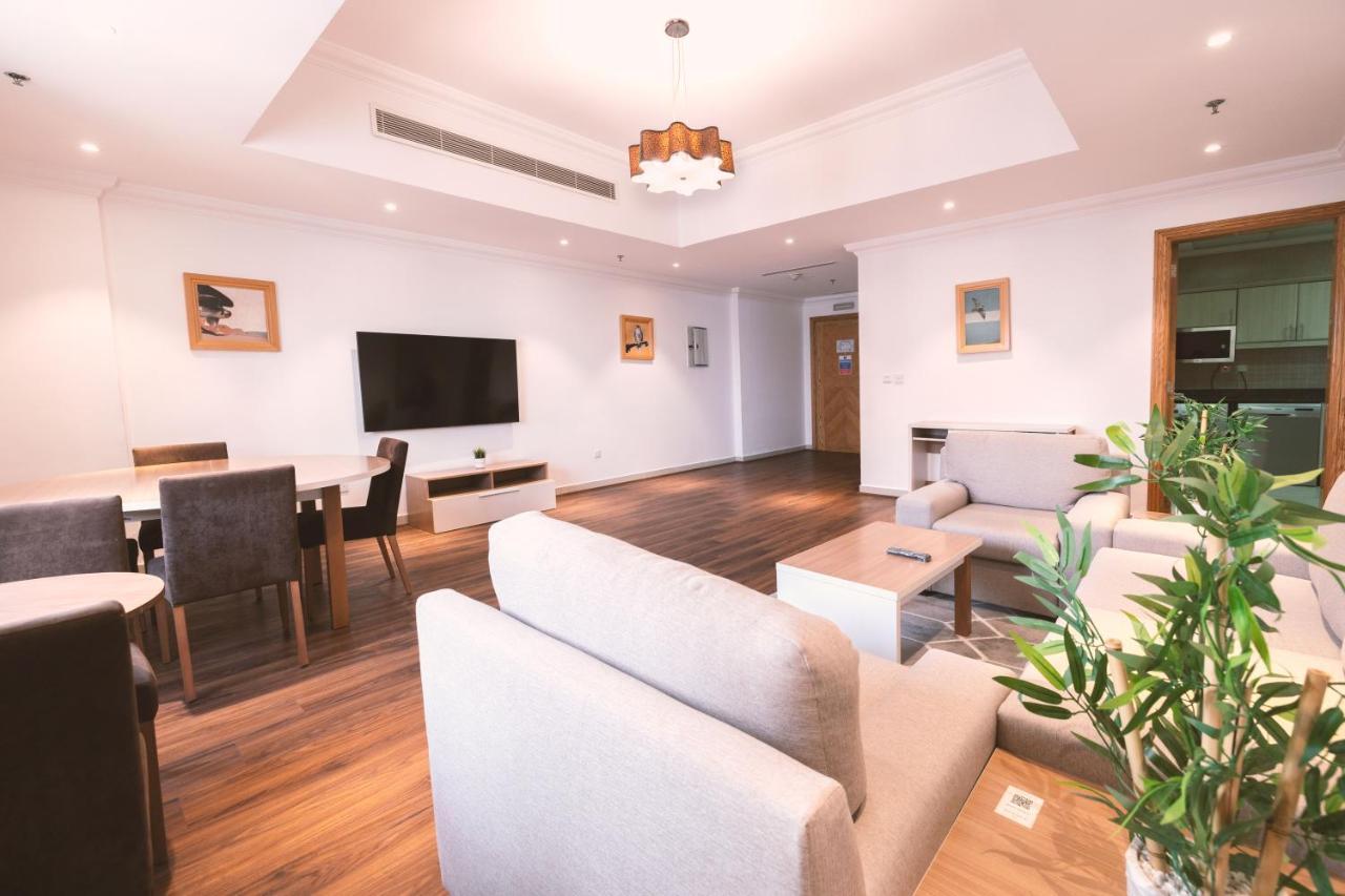 Magnum Hotel & Suites West Bay Doha Buitenkant foto