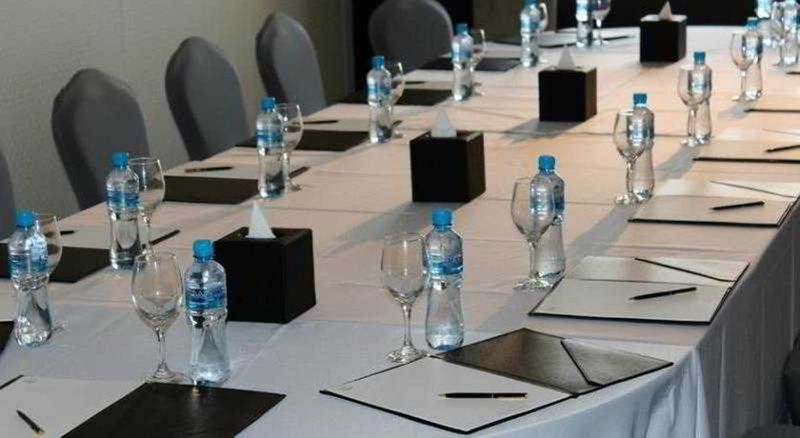 Magnum Hotel & Suites West Bay Doha Buitenkant foto